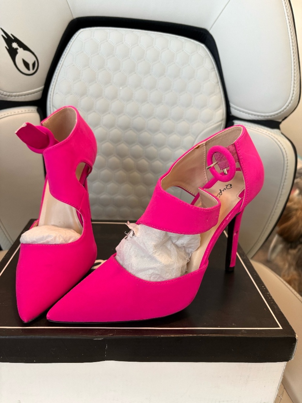 QUPID Heels in Hot Pink
